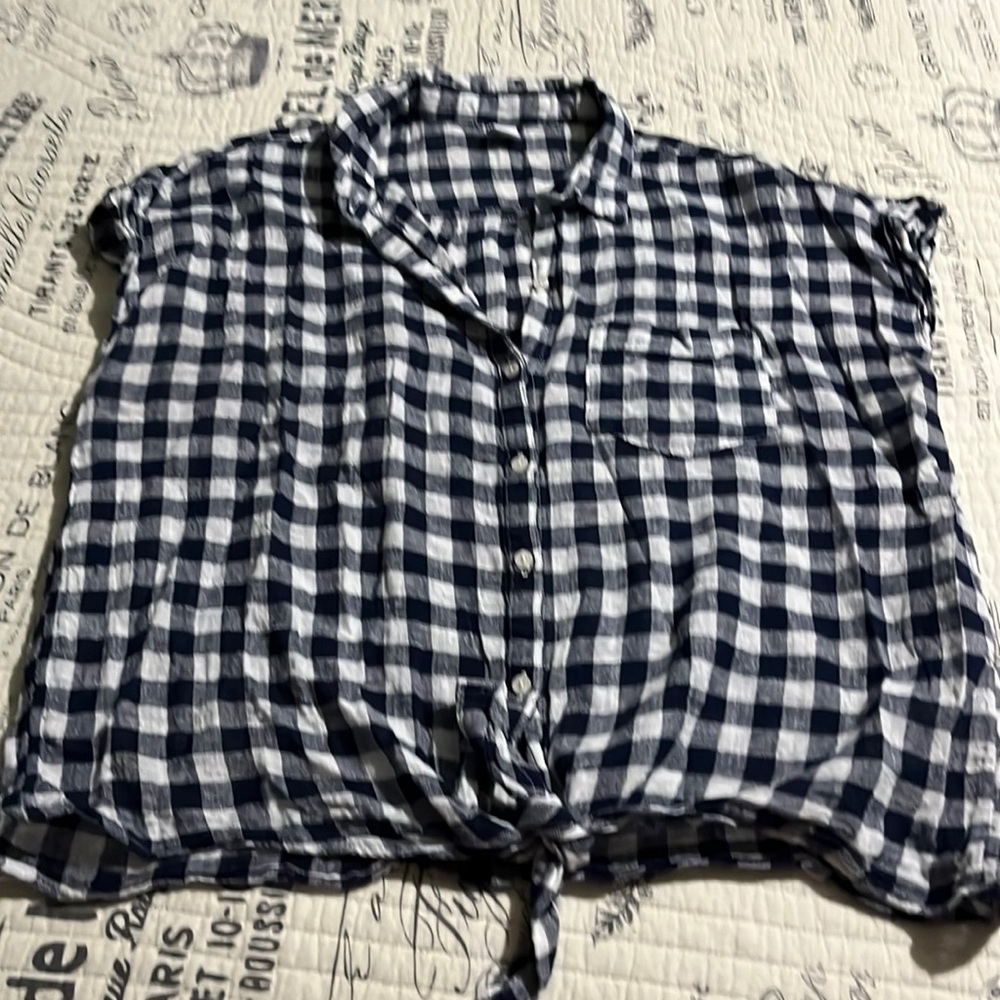 Woman’s short sleeve blouse not new no tags color blue and white size large
